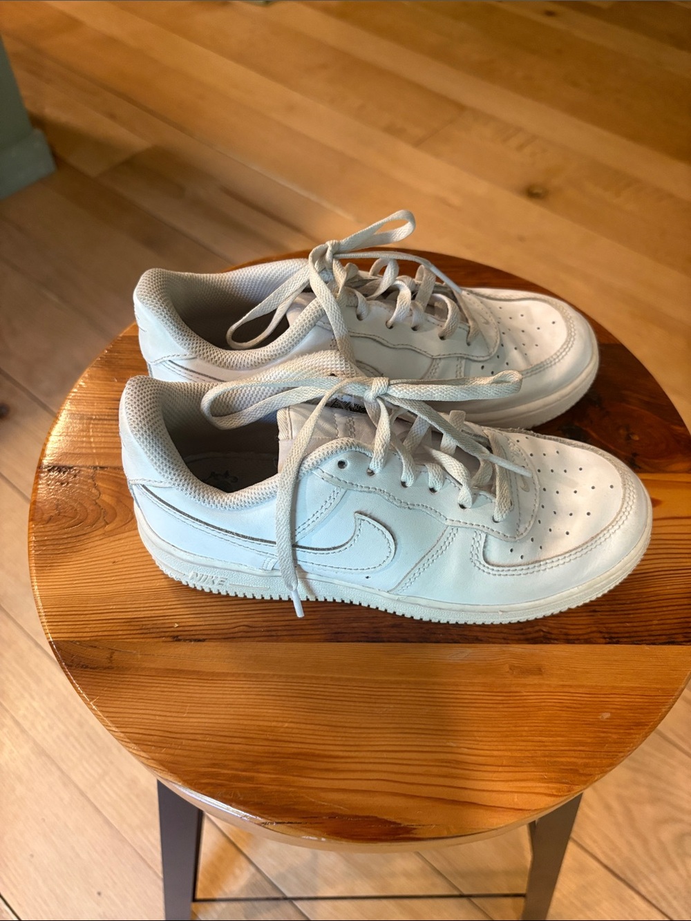 Nike Kids White Low-Top Leather Sneakers
